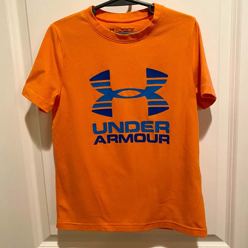 Boys Under Armour Short Sleeve Shirt Size XS